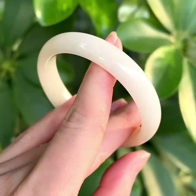 天然翡翠 缅甸 A玉 玉镯 • 莲子白翡翠福镯 - 手链/手环 - 石头 白色