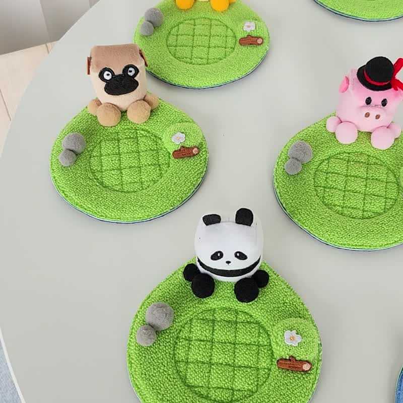 动物派对- 乳牛 杯垫手机座 追剧 办公室小物 名片架 - 杯垫 - 绣线 白色