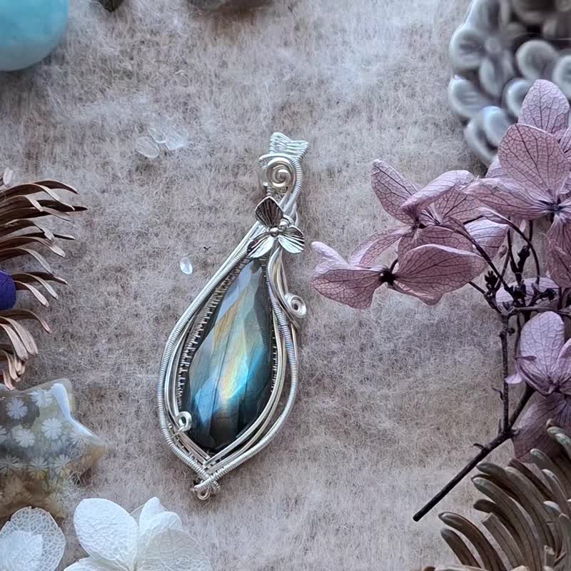 【山眠】河岸谧处 刻面拉长石坠饰 - 项链 - 半宝石 蓝色