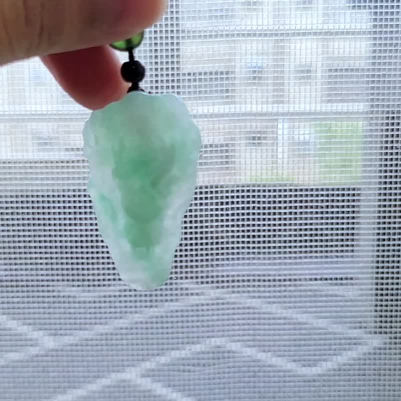 【亲翠】天然翡翠 冰果阳绿精工雕色美龙牌调节型绳链 生肖 龙 - 项链 - 玉石 绿色