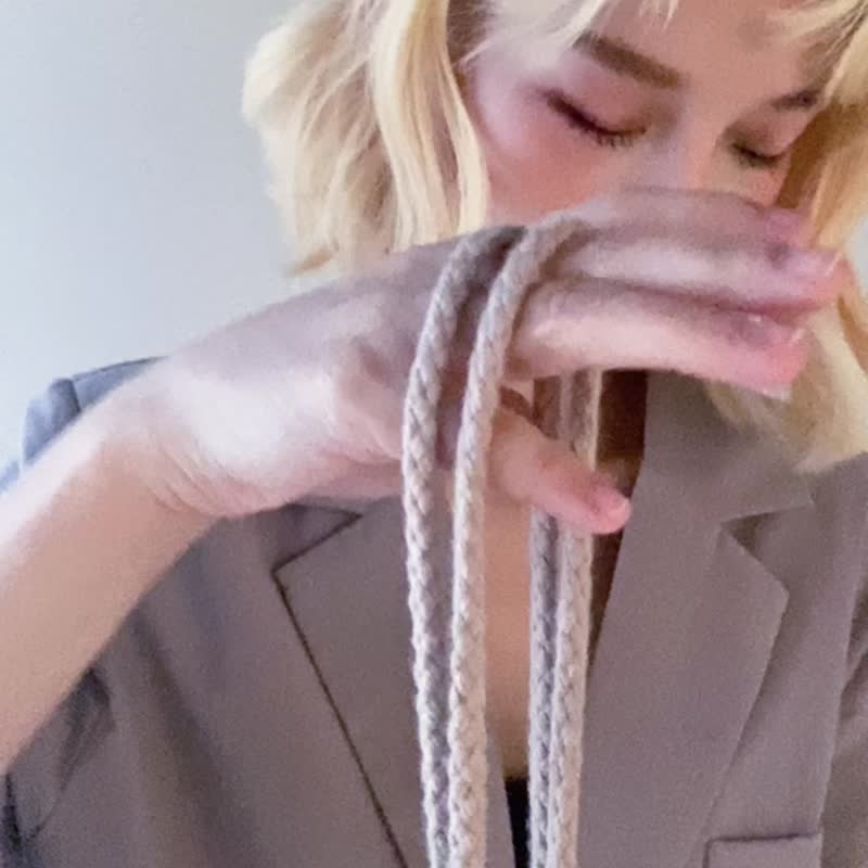 ČECHY - 奶霜粉 * 手机背带 - 挂绳/吊绳 - 真皮 卡其色