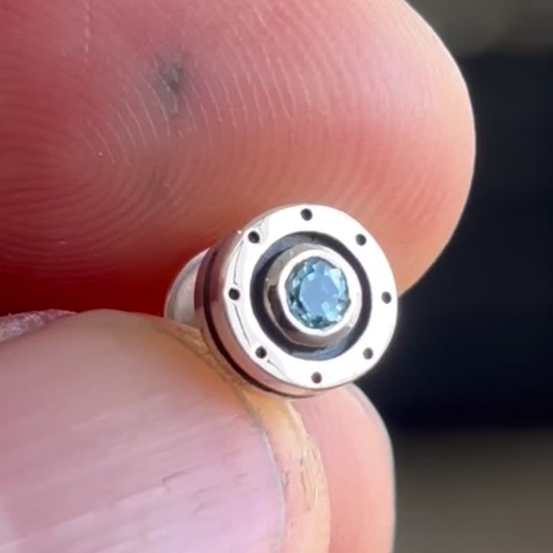 蓝托帕石/银925耳针/一只耳朵/简约/银配件男士/男士礼物/PE16 - 耳环/耳夹 - 银 银色