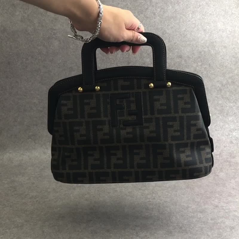 【VintageShop solo 日本直送中古包专卖店】FENDI 芬迪 经典 FF 缇花帆布皮革手提包 棕色 黑色 logo 复古 bju2nv - 手提包/手提袋 - 防水材质 咖啡色