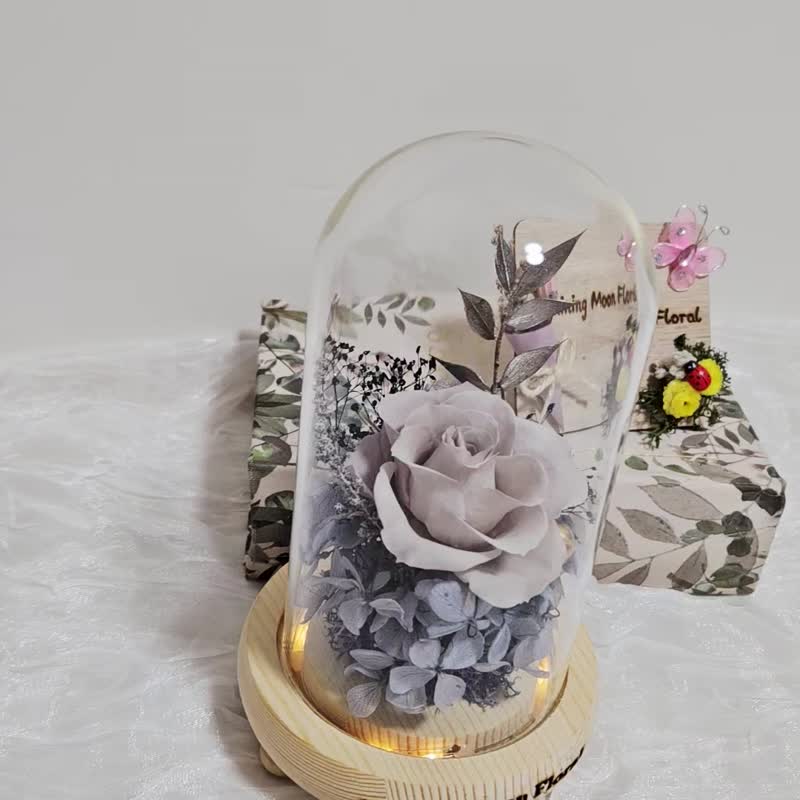 皎月有花 永生花玻璃灯座 冷月灰玫 - 干燥花/捧花 - 植物．花 