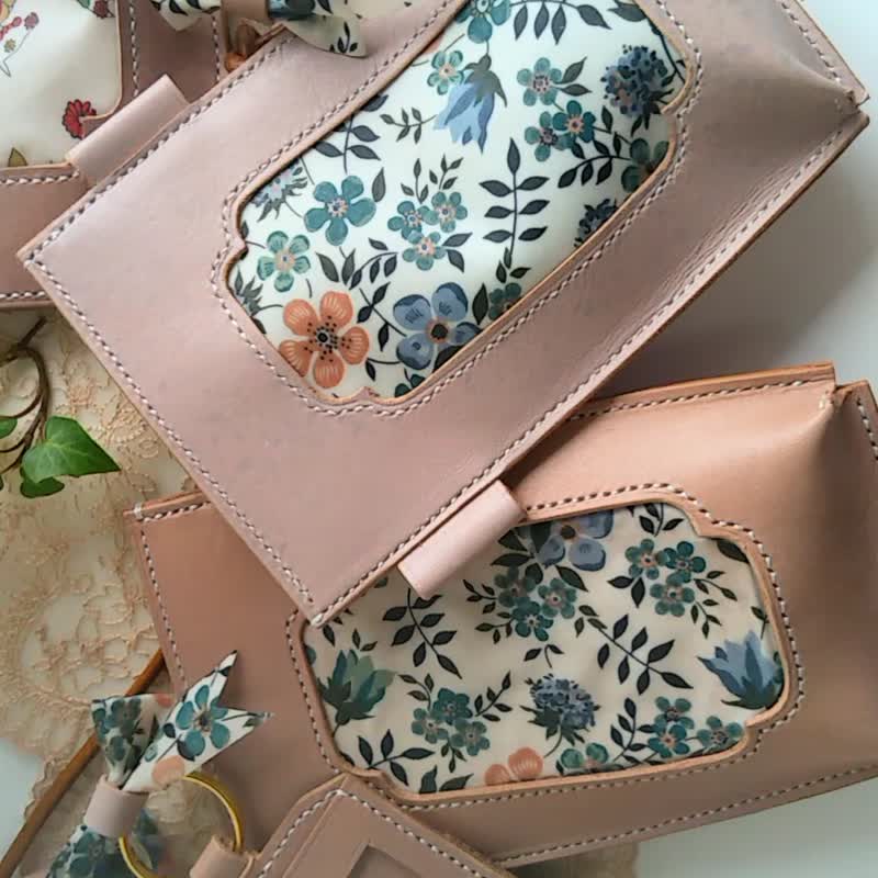 Mobile Phone Shoulder Bag-Pink beige - 侧背包/斜挎包 - 真皮 卡其色