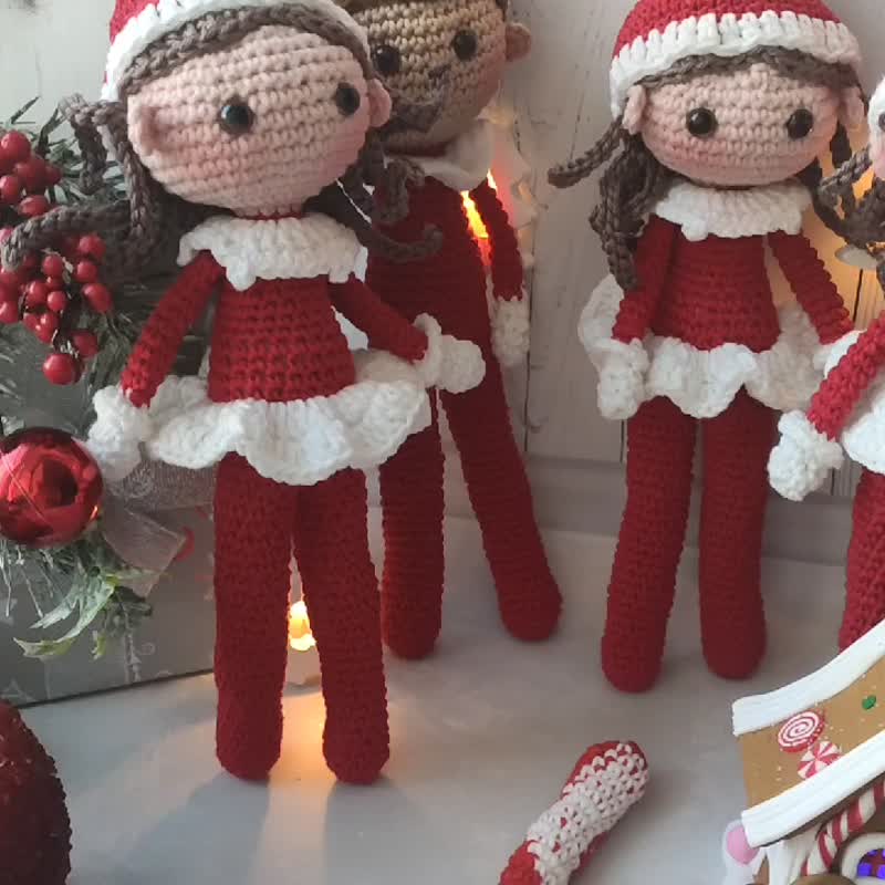 钩针圣诞精灵图案 钩针圣诞精灵在货架上的图案  Amigurumi精灵 - 编织/刺绣/羊毛毡/裁缝 - 棉 红色