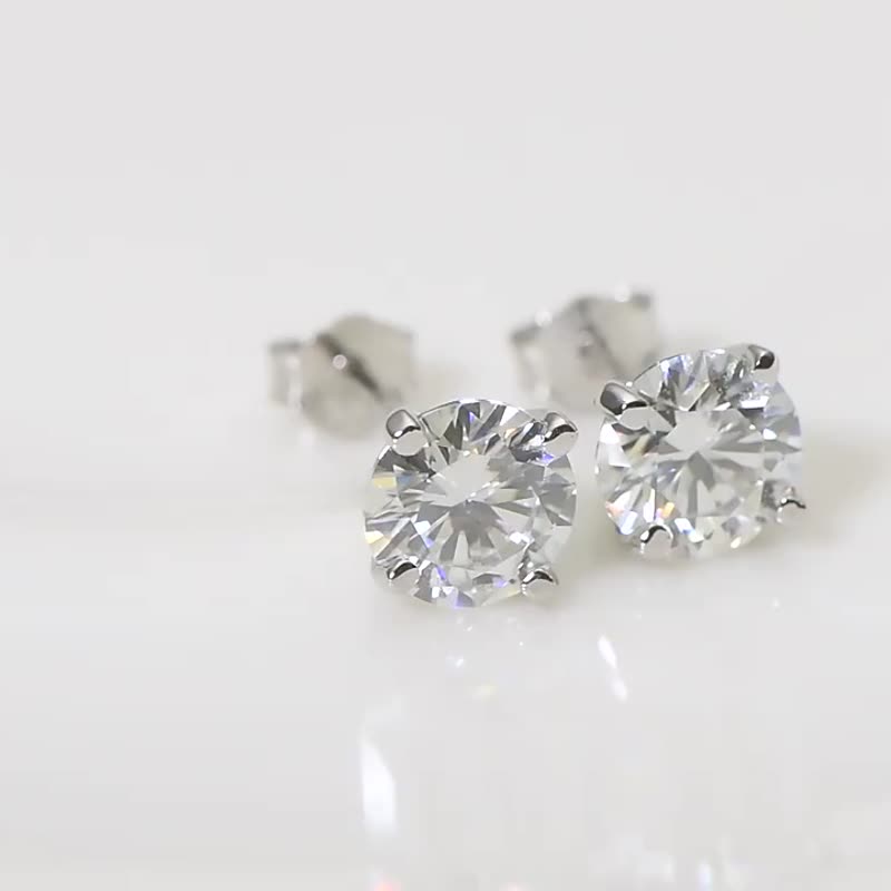 1克拉四爪莫桑钻耳环--情侣饰品 翡翠 水晶 - 耳环/耳夹 - 钻石 