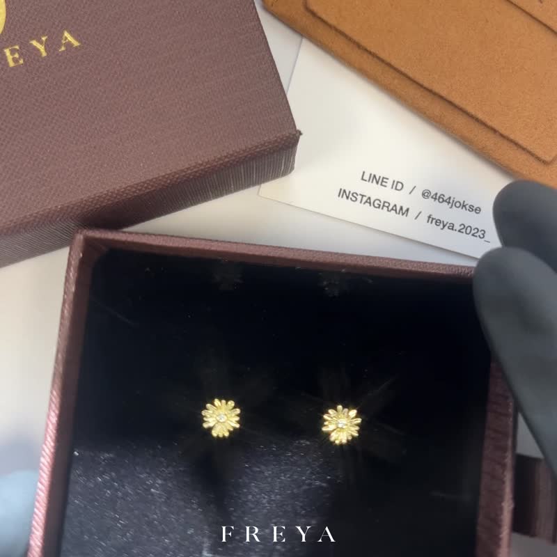 FREYA  单钻 雏菊耳环 设计款-纯银14k金 - 耳环/耳夹 - 贵金属 