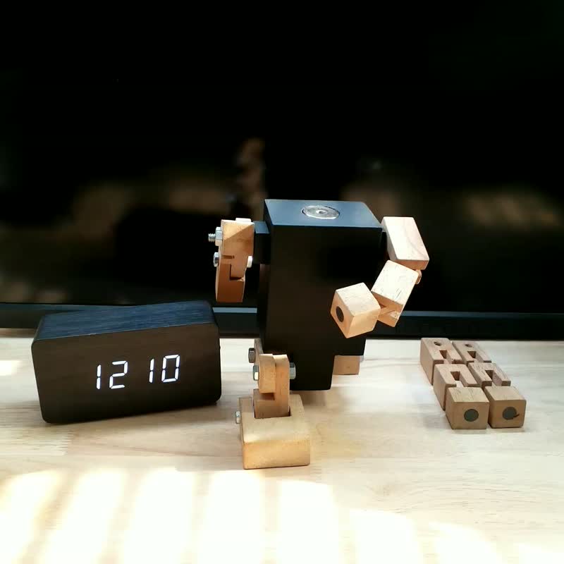Dital clock robot (include digital clock) - 时钟/闹钟 - 木头 黑色