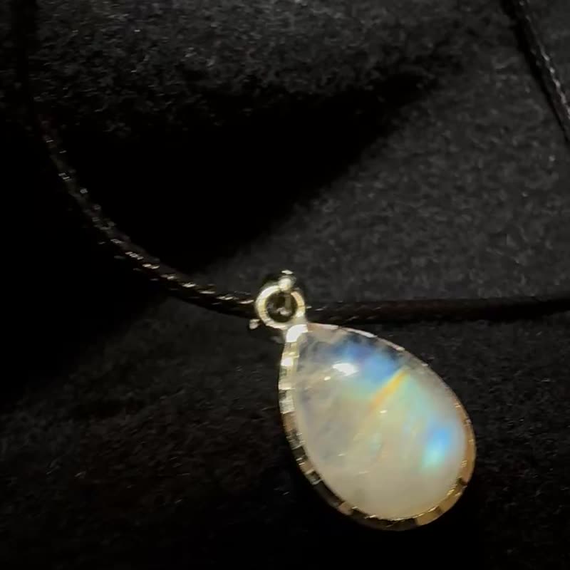 蓝韵一抹红。s925 纯银 好缘桃花石 马岛月光石 项链 锁骨链 - 项链 - 半宝石 多色