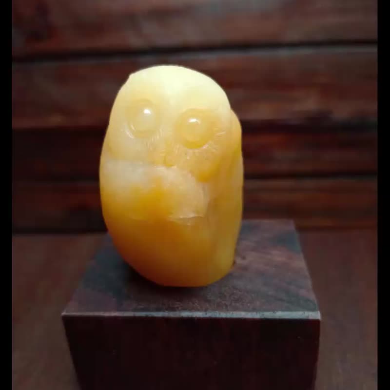雕件 逗乐动物-俏皮鹰 新疆金丝玉/猫头鹰 - 摆饰 - 玉石 黄色