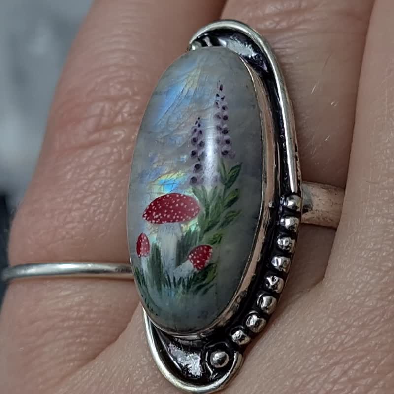 Moonstone ring Stone painting fly agaric Aaa large Moonstone ring 飛木耳環 - 戒指 - 宝石 白色