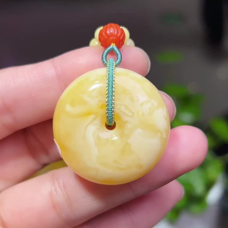 纯天然原矿蜜蜡平安扣 双面佩戴蜜糖色 飘白花 颜色漂亮 - 吊饰 - 水晶 