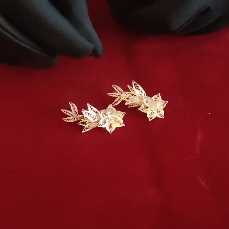 银花丝花设计贴合耳朵 (AG999) | Jewel Art Studio - 耳环/耳夹 - 银 银色