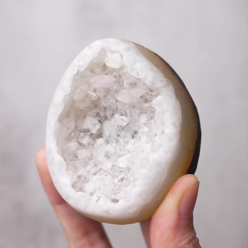 中型白水晶蛋 // 净化空间 平静 // 水晶蛋 水晶摆饰 赠底座 - 摆饰 - 水晶 白色