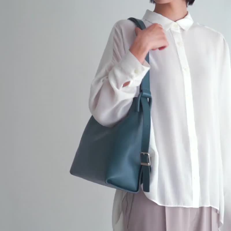 Yozora 夜空压纹皮革两用包 M-蓝绿色 - 手提包/手提袋 - 真皮 绿色