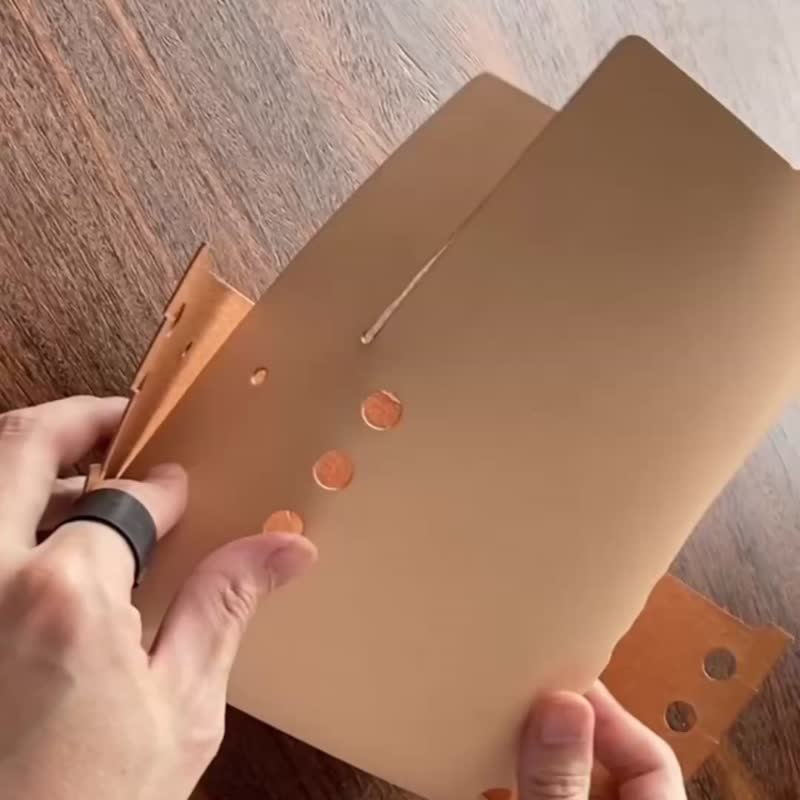 小包【mu mu / むーむー】全牛革制作 (无染) - 化妆包/杂物包 - 真皮 咖啡色