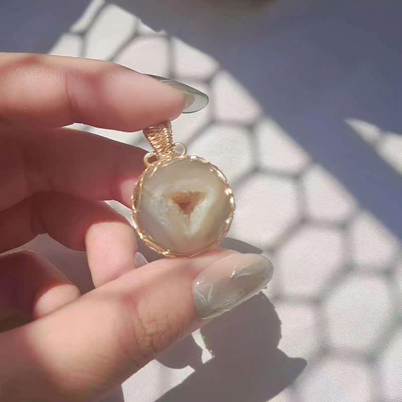 玛瑙球吊坠 金属编织吊坠 灰玛瑙 金属编织 agate - 项链 - 玉石 灰色