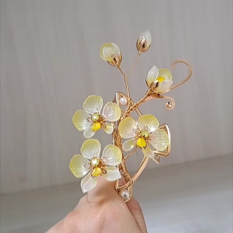 琉璃蝴蝶兰系列【俏丽鹅黄】鲨鱼夹(附高级礼盒) - 发饰 - 玻璃 黄色