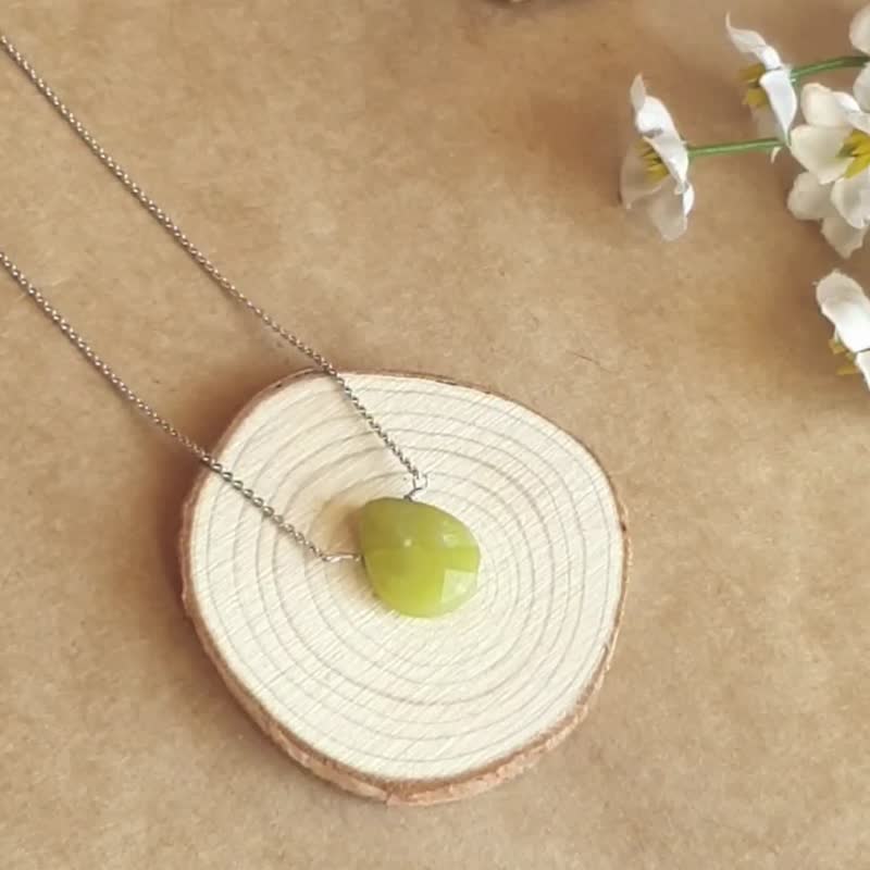 Jade Teardrop Necklace, 925 Sterling Silver, Gemini Birthstone, Virgo, LibraGem - 项链 - 宝石 绿色