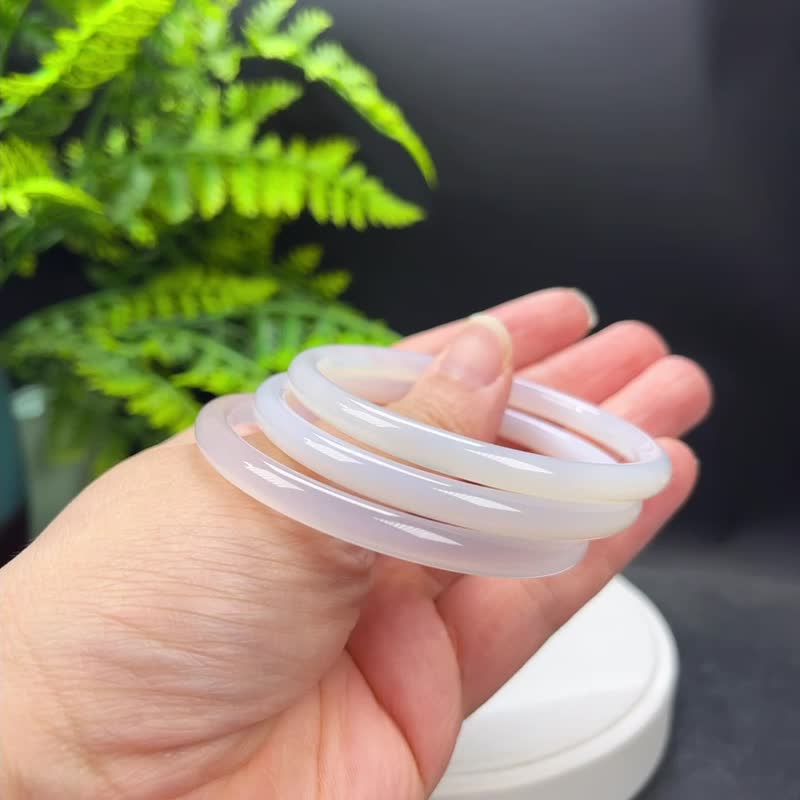 白色玛瑙手镯 54MM 冰润起莹光仙女条玉髓手环 皓白如凡 单支起售 - 手链/手环 - 半宝石 白色