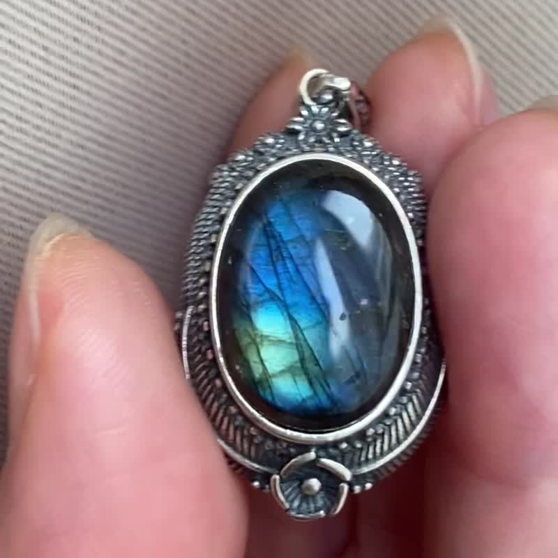 强蓝光拉长石复古吊坠 - 项链 - 水晶 多色