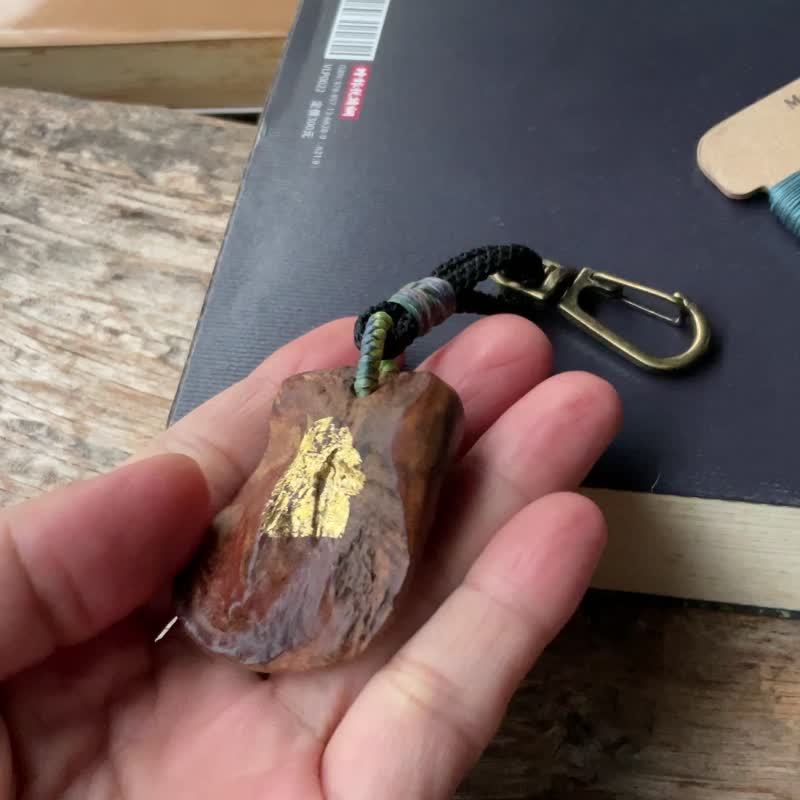 藏金 肖楠木吊饰钥匙圈 背包挂饰 - 钥匙链/钥匙包 - 木头 多色
