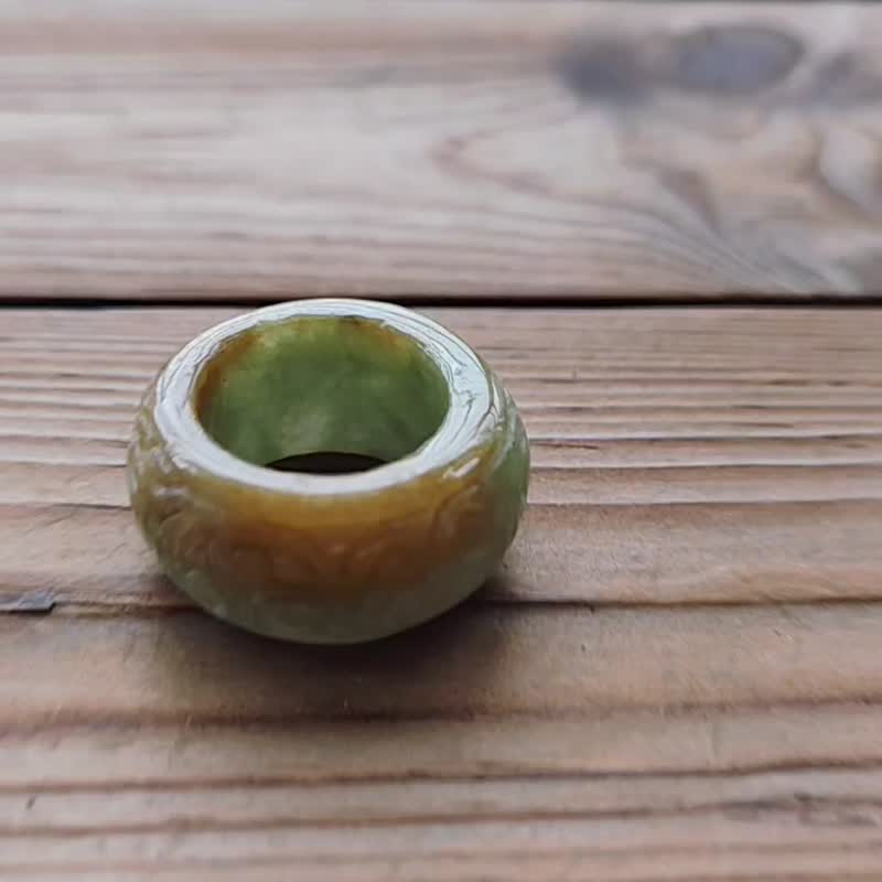 【亲翠】天然翡翠 冰糖黄半山半水手指镯板指12号戒圈 - 戒指 - 玉石 多色