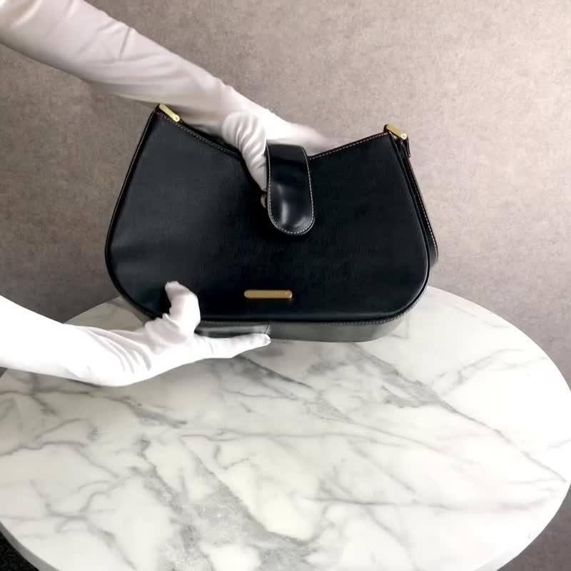【日本直送，品牌二手包】BURBERRY 单肩包，黑标志，皮革，复古，旧款，ba84aj - 侧背包/斜挎包 - 真皮 黑色