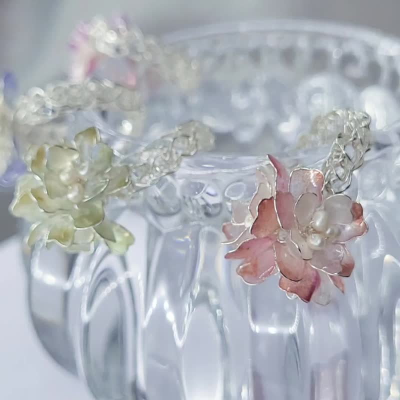 【珍美花球】金属编织 水晶花树脂耳骨夹一只 - 耳环/耳夹 - 树脂 多色