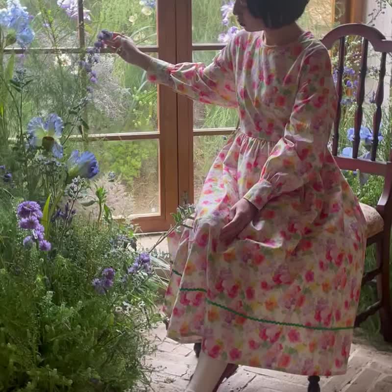 暈染花花 法式復古圓領繁花少女油畫洋裝 收腰系帶裙子連衣裙 - 洋装/连衣裙 - 棉．麻 粉红色