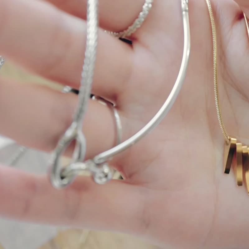 【礼物】Eclipse Closure Necklace 简约银色前扣吊坠蛇骨项链 - 项链 - 铜/黄铜 银色
