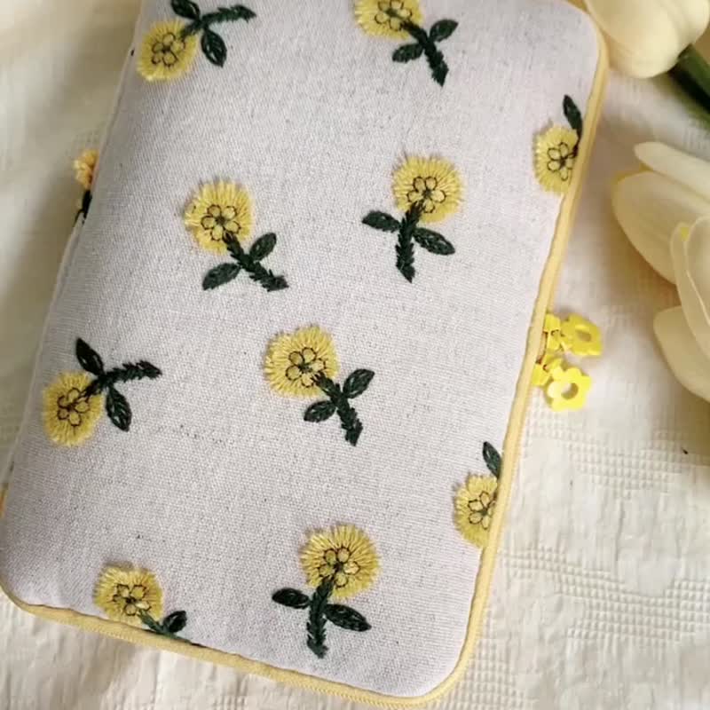 客制化 手帐本包 刺绣花花Kindle kobo防水收纳保护套 - 笔记本/手帐 - 棉．麻 金色