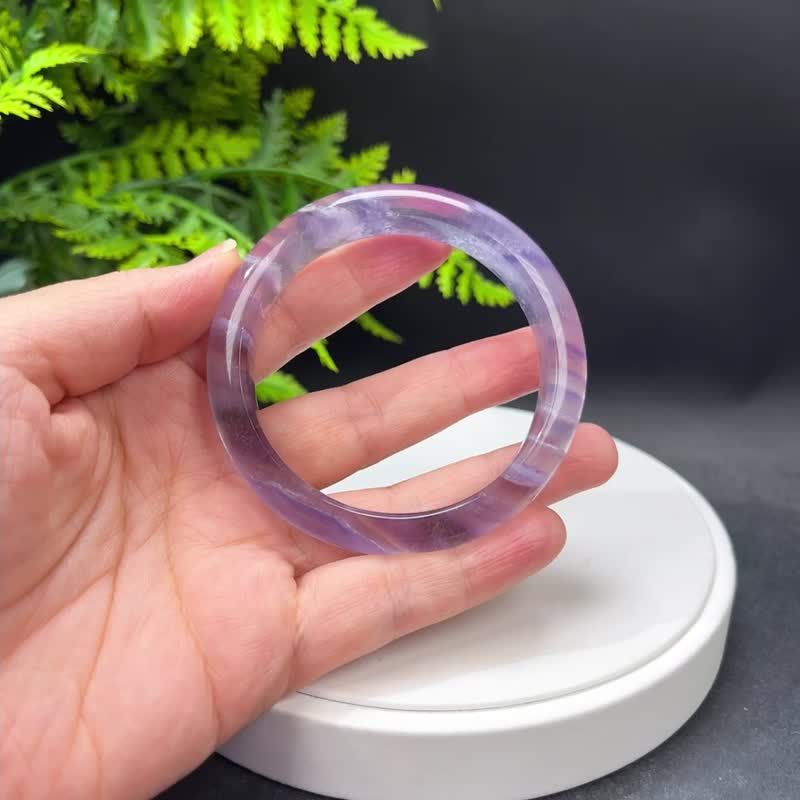 紫色萤石手镯 58+MM 渐变紫千层纹冰透水晶手环 冥想镇定唯美清雅 - 手链/手环 - 水晶 紫色