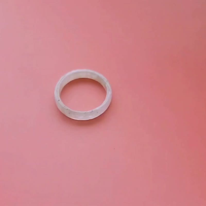 【亲翠】天然翡翠 冰莫西沙撒乌鸡美人条方戒手指镯6号戒圈 C款 - 戒指 - 玉石 白色
