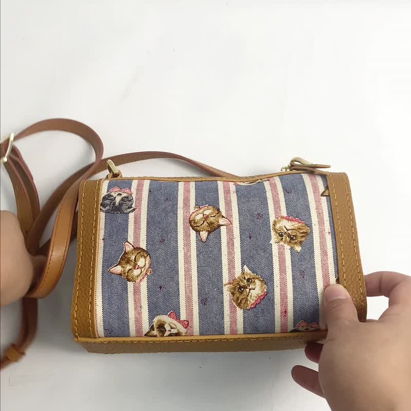 手作handmade 真皮拼布小枕头包 手缝斜背包单肩包 蓝色竹节纹 - 侧背包/斜挎包 - 真皮 蓝色