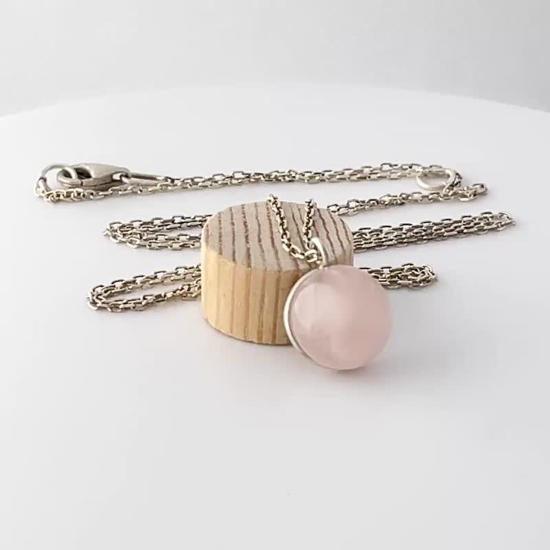 银质简约坠饰搭配粉色宝石 - 项链 - 宝石 粉红色