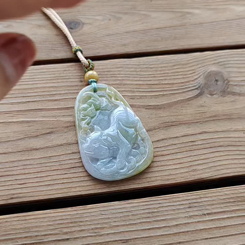 亲翠 天然翡翠 冰黄翡招财猪牌调整式绳链 生肖猪 - 项链 - 玉石 黄色