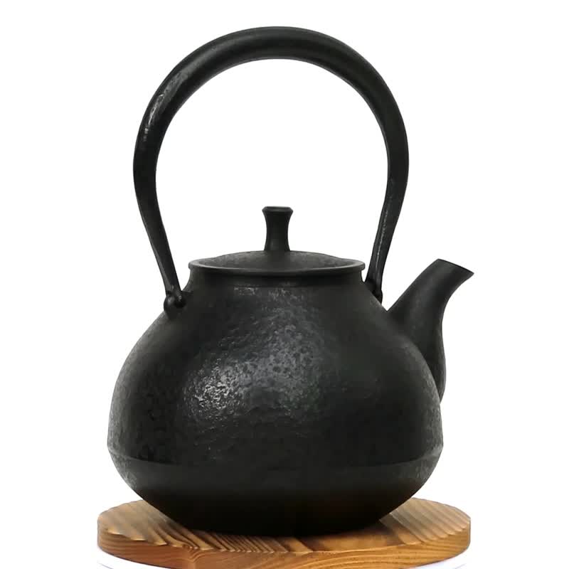 红莲堂 葛卷元 南部铁器 铁瓶 手工铁壶 茄子形 URARA0.7L 日本制 - 茶具/茶杯 - 其他金属 黑色