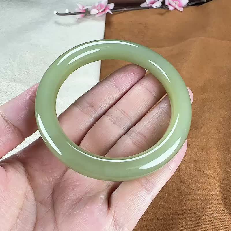 天然和田玉湖水绿手镯 圈口59 mm 玉质细腻温润 - 手链/手环 - 玉石 