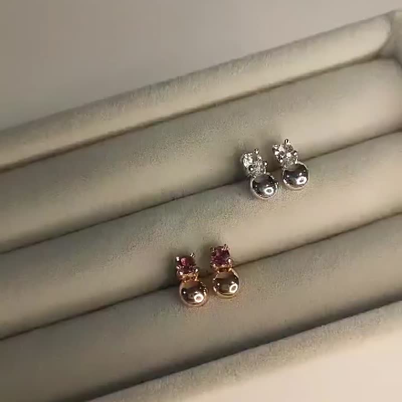 Mini LadyBugs earrings 925 Sterling Silver - 耳环/耳夹 - 半宝石 银色