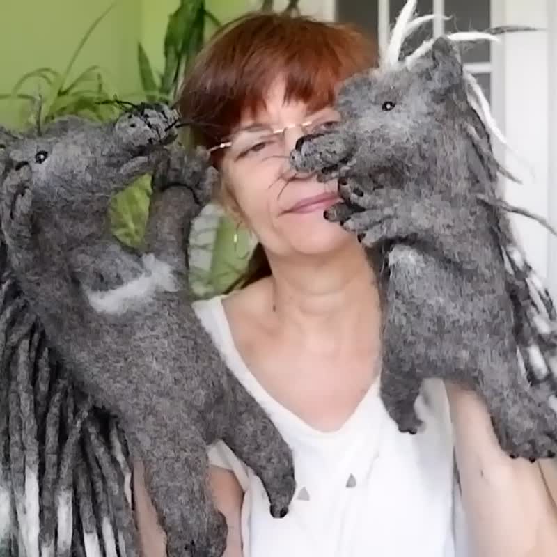 Porcupine wool puppet on the hand for the puppet theater. A unique toy to order. - 玩具/玩偶 - 羊毛 灰色