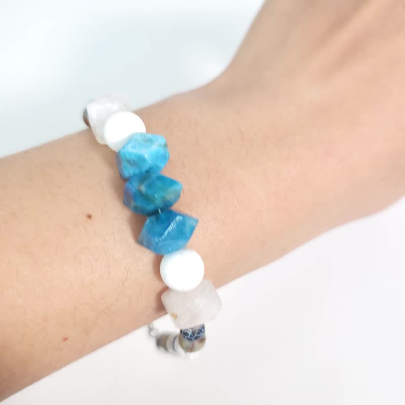 天晴之梦(黑风化玛瑙石/寿山石/白松石/白水晶/蓝磷石) - 手链/手环 - 半宝石 蓝色