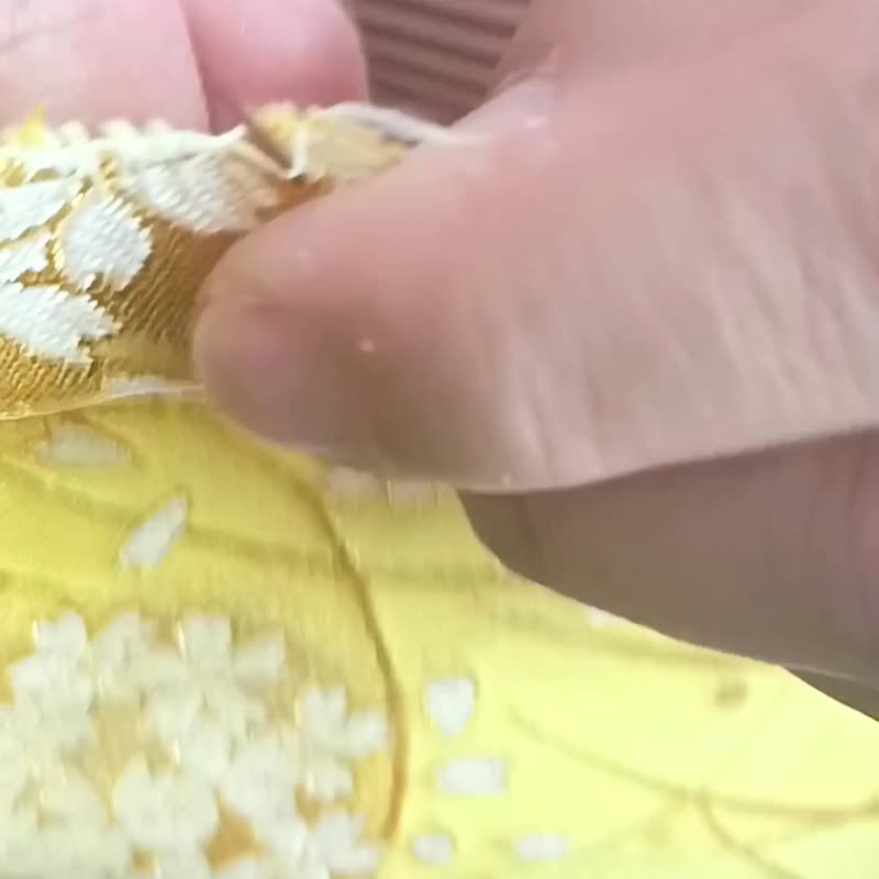 手缝 京都西阵 金襴 粉色 复古 和风包 束口袋 收纳 独创 双面和风 - 化妆包/杂物包 - 其他材质 金色