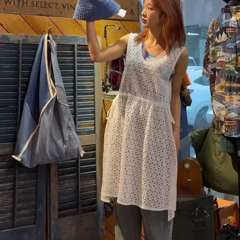 Triangle denim patchwork tote 牛仔拼布三角袋 - 侧背包/斜挎包 - 棉．麻 蓝色