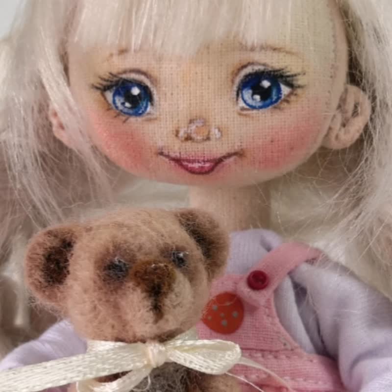 Miniature rag doll Small art doll handmade Rag doll Cloth doll Textile doll - 玩偶/公仔 - 棉．麻 