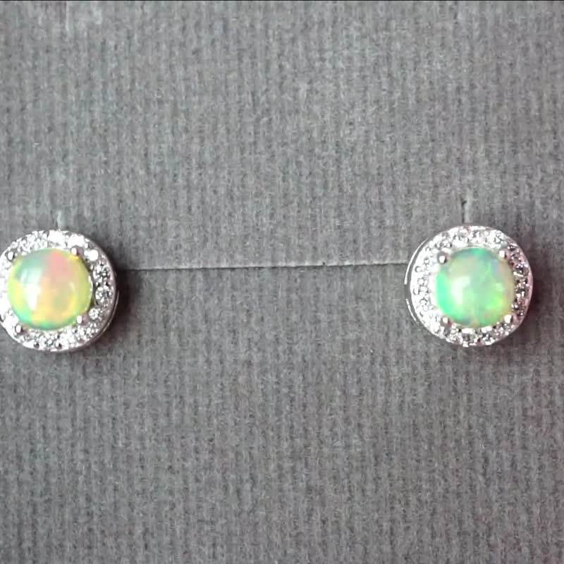 Stud Earrings Natural Opal Silver925, stud earrings, Halo earrings - 耳环/耳夹 - 纯银 多色