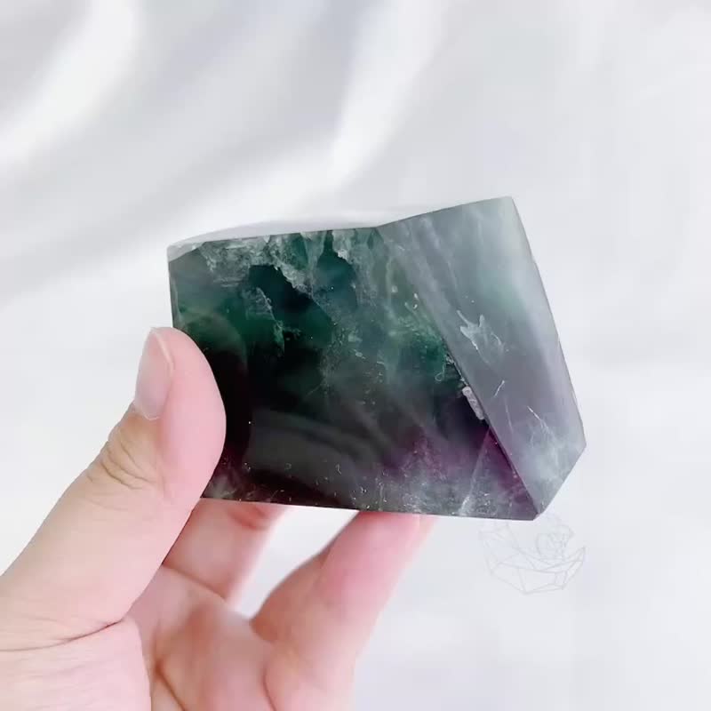 萤石 随形 深海感 潮汐 翠色欲滴 温文儒雅 绿萤石 紫萤石 - 摆饰 - 水晶 多色