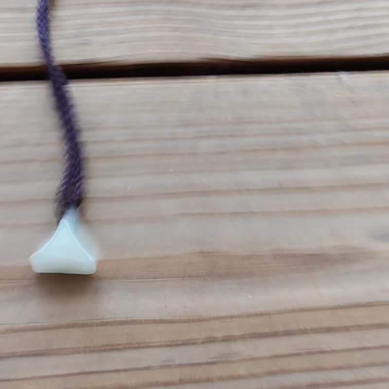 【亲翠】天然翡翠 白冰随性小三角调整式绳链 - 项链 - 玉石 白色