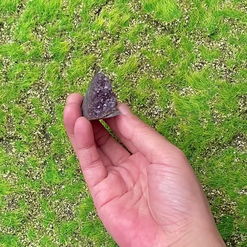 -天然小小迷你可爱渐层紫晶镇 紫水晶 消磁净化 办公室 风水摆件 - 摆饰 - 水晶 紫色